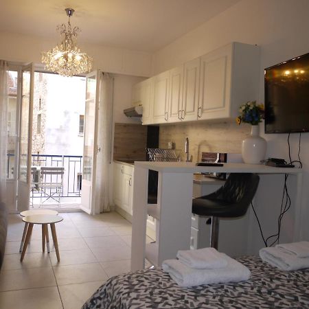 Beach - A Modern Studio Flat In Central Νίκαια Εξωτερικό φωτογραφία