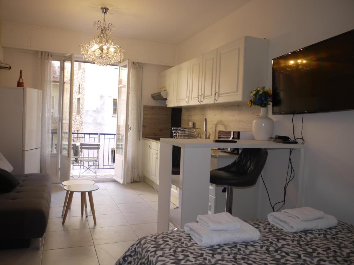 Beach - A Modern Studio Flat In Central Νίκαια Εξωτερικό φωτογραφία