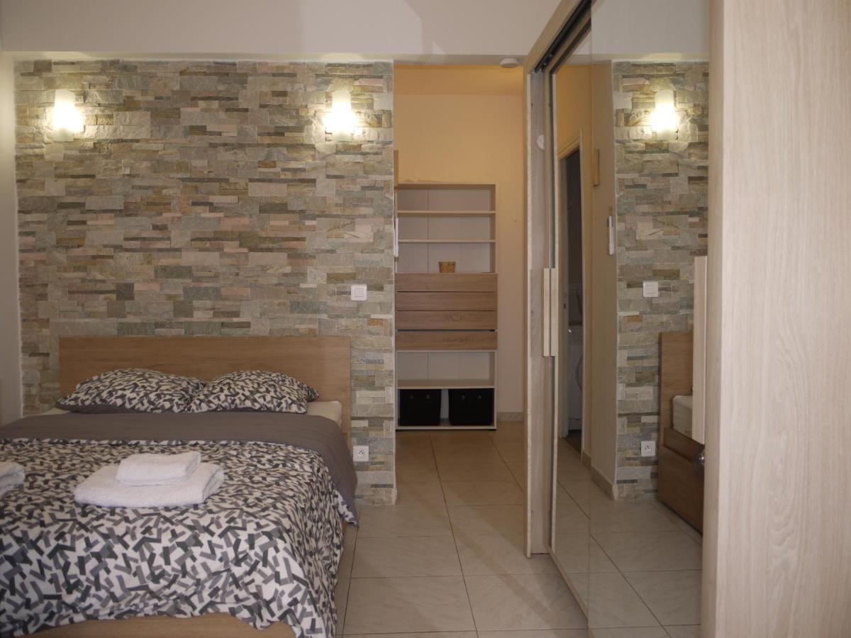Beach - A Modern Studio Flat In Central Νίκαια Εξωτερικό φωτογραφία